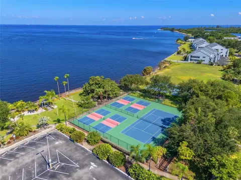 View/Area - 919 Seagrape Dr, Ruskin, FL 33570 photo 7 of 14
