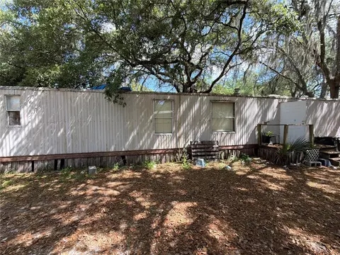 112 Ivanhoe Dr, Satsuma, FL 32189
