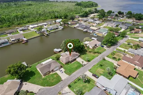 26632 W Cove Dr, Tavares, FL 32778