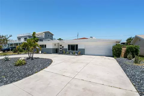 2671 W Bay Isle Dr SE, Saint Petersburg, FL 33705