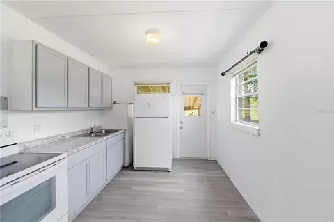 Kitchen - 4610 Weeping Willow Ave, Sebring, FL 33870 photo 1 of 1