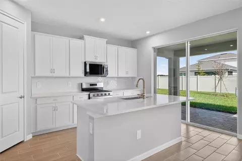 Kitchen - 13018 Sunseed St, Parrish, FL 34219 photo 3 of 4