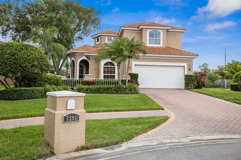7286 Maidencane Ct, Seminole, FL 33777