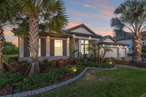 Exterior - 7190 Graybrook Dr, Wesley Chapel, FL 33545 photo 2 of 21