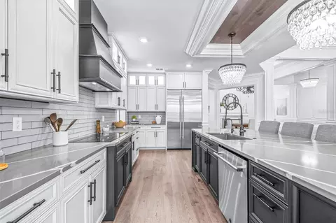 Kitchen - 7190 Graybrook Dr, Wesley Chapel, FL 33545 photo 7 of 9