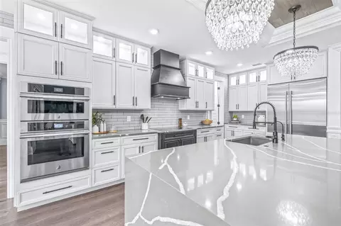 Kitchen - 7190 Graybrook Dr, Wesley Chapel, FL 33545 photo 4 of 9