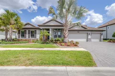 Exterior - 7190 Graybrook Dr, Wesley Chapel, FL 33545 photo 5 of 21