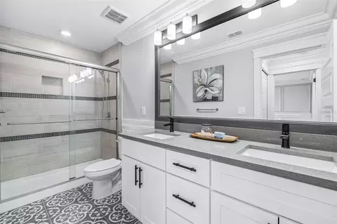 Bath - 7190 Graybrook Dr, Wesley Chapel, FL 33545 photo 8 of 8