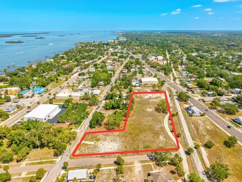 611 Palm Bluff St, Clearwater, FL 33755