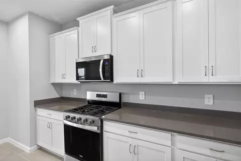 Kitchen - 13129 Oxeye Ln, Parrish, FL 34219 photo 1 of 2