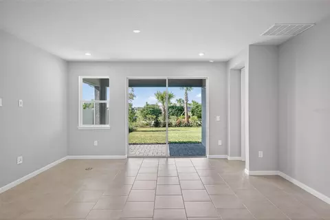 Living - 13129 Oxeye Ln, Parrish, FL 34219 photo 2 of 3