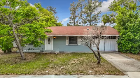 6155 9th St, Zephyrhills, FL 33542