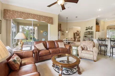 Living - 1239 W Beagle Run Loop, Hernando, FL 34442 photo 2 of 4