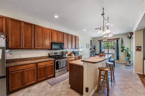 Kitchen - 10945 Subtle Trail Dr, Riverview, FL 33569 photo 3 of 7
