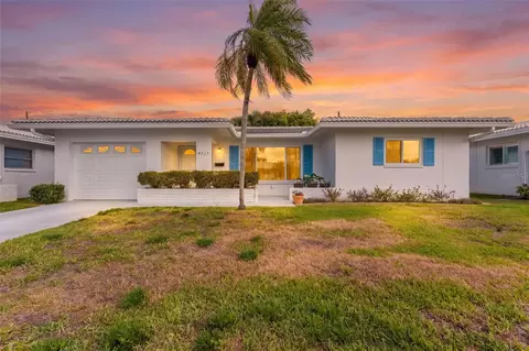 4517 101st Ave N #2, Pinellas Park, FL 33782