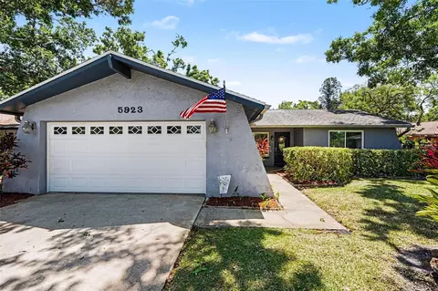5923 Dunfries St N, Saint Petersburg, FL 33709