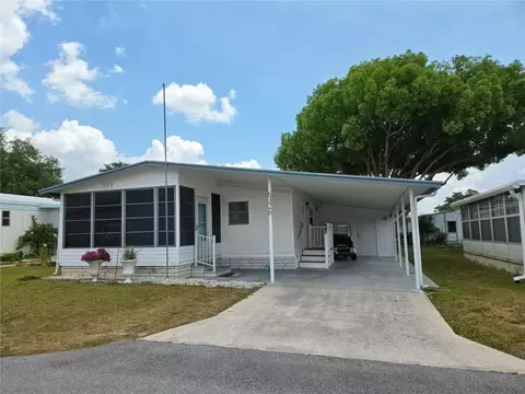 6326 Friendship Ln, Zephyrhills, FL 33542