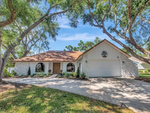 2820 Valencia Ln W, Palm Harbor, FL 34684