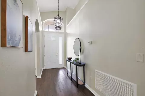Entry Way - 18019 Java Isle Dr, Tampa, FL 33647 photo 2 of 3
