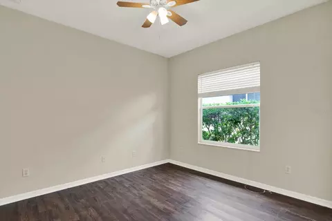 Bedroom - 18019 Java Isle Dr, Tampa, FL 33647 photo 5 of 7