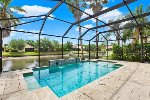 Exterior - 18019 Java Isle Dr, Tampa, FL 33647 photo 6 of 11