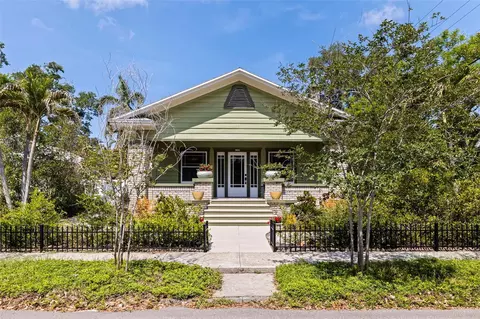 1260 10th St N, Saint Petersburg, FL 33705