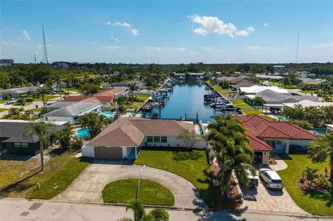 9773 1st St NE, Saint Petersburg, FL 33702