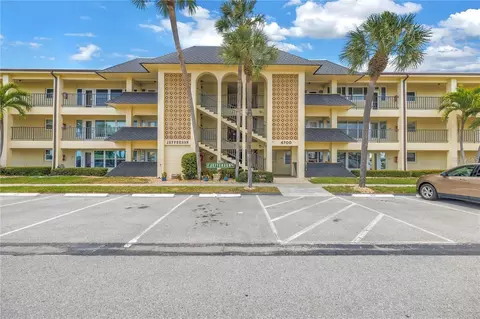 4700 Cove Cir #107, Saint Petersburg, FL 33708