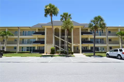 4700 Cove Cir #107, Saint Petersburg, FL 33708