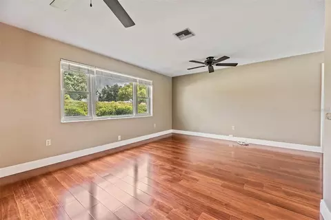 Living - 11440 130th Ave, Largo, FL 33778 photo 4 of 5
