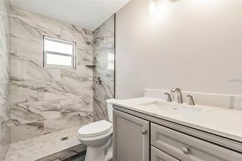 Bath - 11440 130th Ave, Largo, FL 33778 photo 2 of 3
