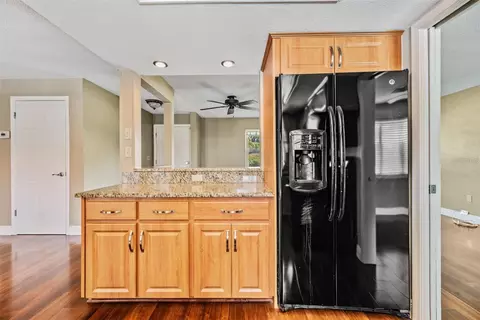Kitchen - 11440 130th Ave, Largo, FL 33778 photo 3 of 4