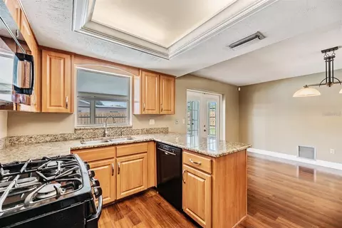 Kitchen - 11440 130th Ave, Largo, FL 33778 photo 1 of 4