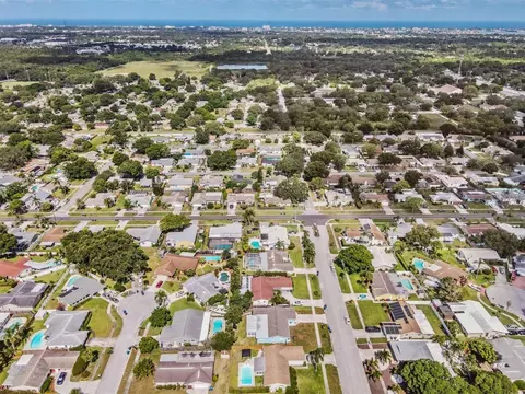 View/Area - 11440 130th Ave, Largo, FL 33778 photo 2 of 3