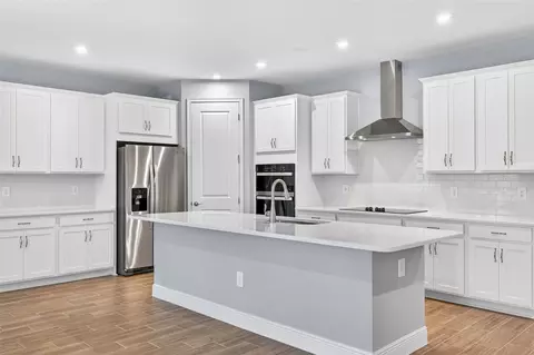 Kitchen - 12446 49th St E, Parrish, FL 34219 photo 2 of 3