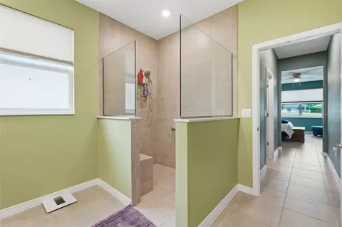 Bath - 9958 SW 97th Ln, Ocala, FL 34481 photo 2 of 5