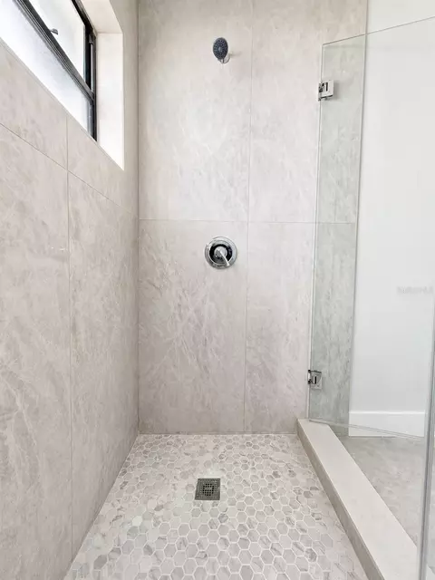 Bath - 6310 Shalimar Ave, Spring Hill, FL 34608 photo 3 of 6