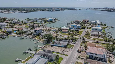 View/Area - 16101 4th St E, Redington Beach, FL 33708 photo 3 of 7