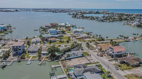 View/Area - 16101 4th St E, Redington Beach, FL 33708 photo 2 of 7