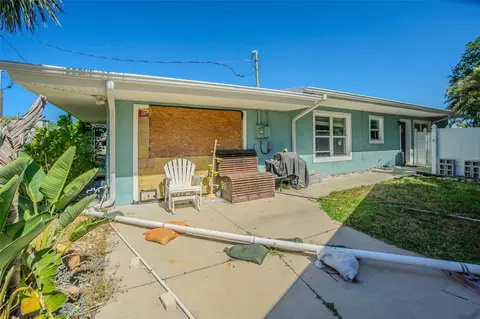 16101 4th St E, Redington Beach, FL 33708