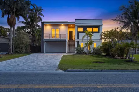 3835 Shore Acres Blvd NE, Saint Petersburg, FL 33703