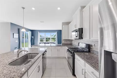 Kitchen - 12349 Blue Pacific Dr, Riverview, FL 33579 photo 2 of 4