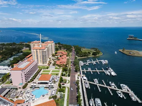 555 5th Ave NE #711, Saint Petersburg, FL 33701