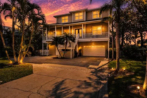 897 Point Seaside Dr, Crystal Beach, FL 34681