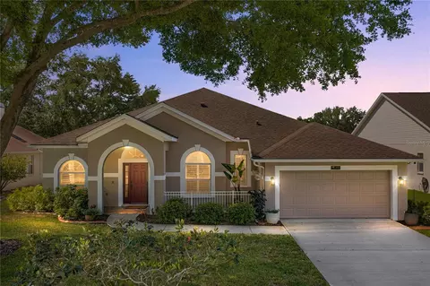 1035 Legends Pass Dr, Valrico, FL 33594