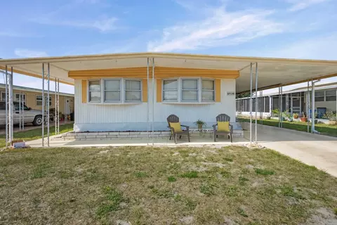 37135 Sandra Ave, Zephyrhills, FL 33542