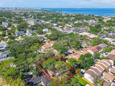 4711 W Vasconia St, Tampa, FL 33629