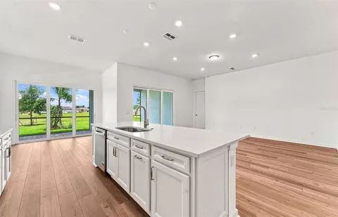 Kitchen - 9452 Daylight Dr, Parrish, FL 34219 photo 2 of 2