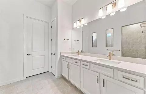 Bath - 9452 Daylight Dr, Parrish, FL 34219 photo 1 of 4