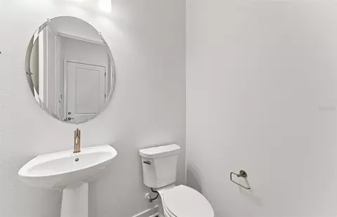 Bath - 9452 Daylight Dr, Parrish, FL 34219 photo 4 of 4